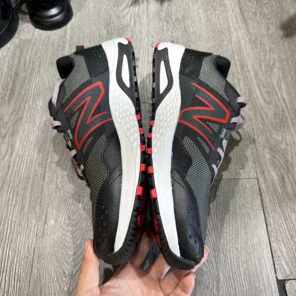 New Balance All Terrain Trail Running Shoes MT410LR8 Mens 13 D main image 9